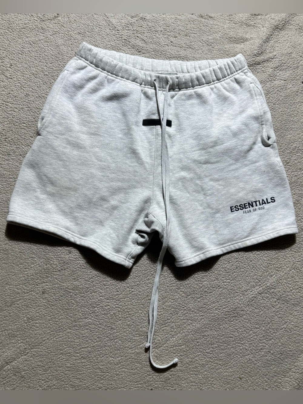 Fear Of God Essentials Shorts Mens Small Light Oatmeal Rubber Logo Sweat Stretch